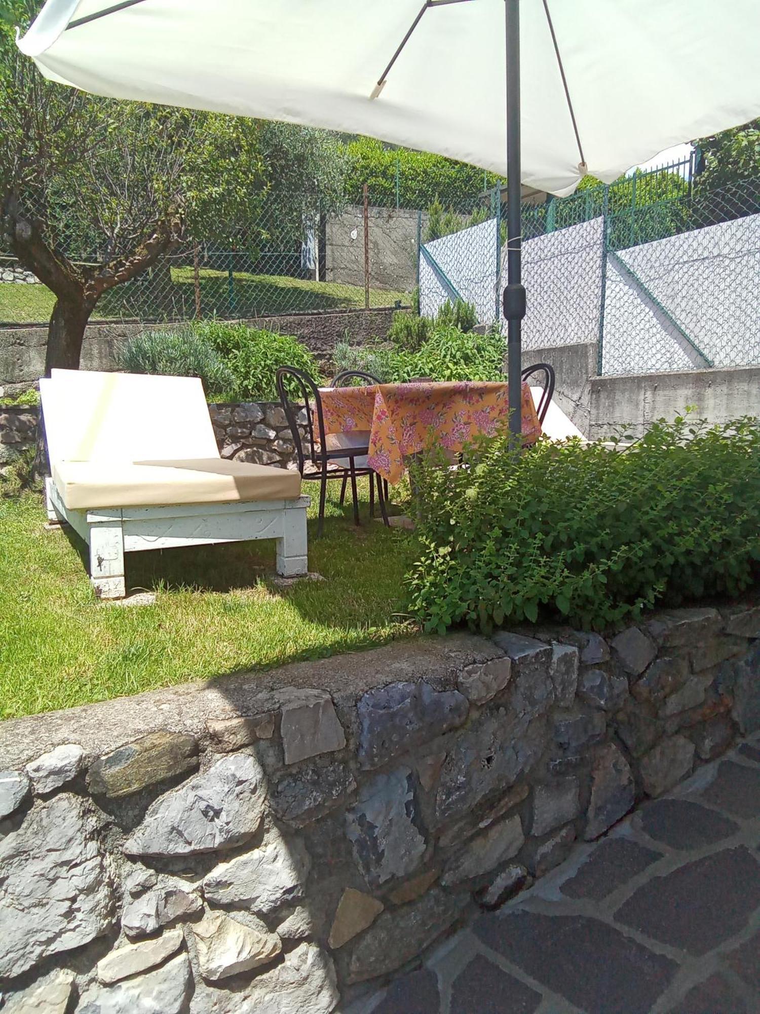 Ca Negra Ca Negra Suite Costa Volpino Exterior foto